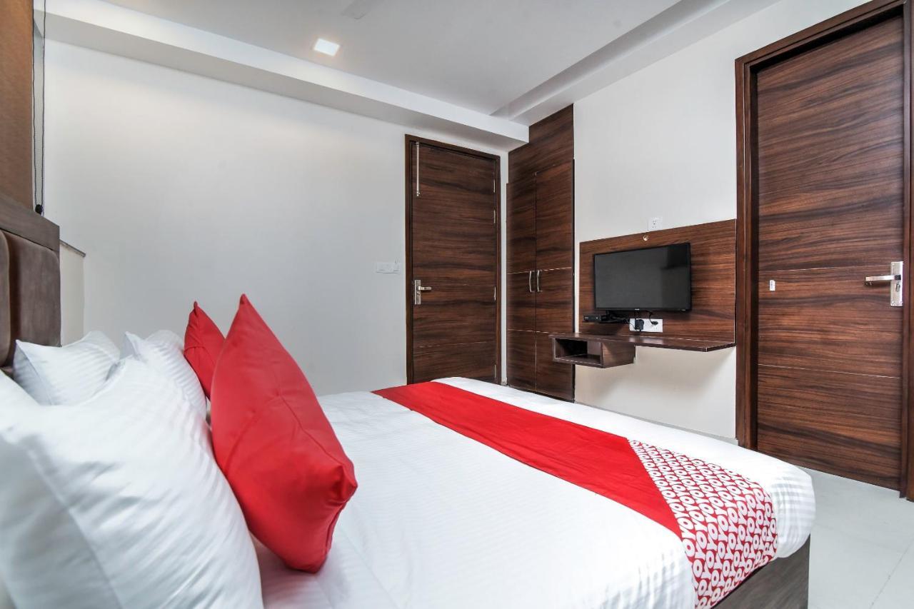 Oyo 23191 Flagship Hotel Raj Madan Ameerpet Hajdarábád Exteriér fotografie